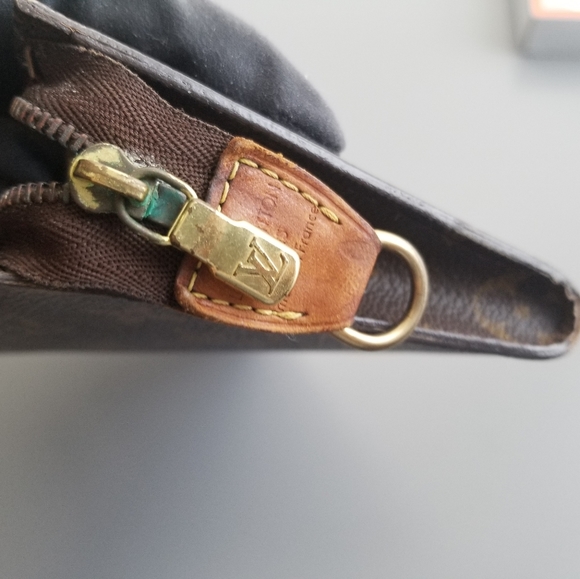 LOUIS VUITTON CLASSIC SIGNATURE Pouch Monogram print - Picture 10 of 16